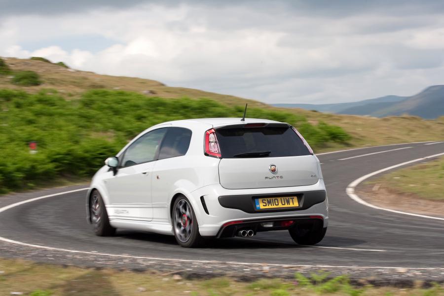  Abarth Punto Evo (199) 2010 года  (UK) (фото 27 из 45)